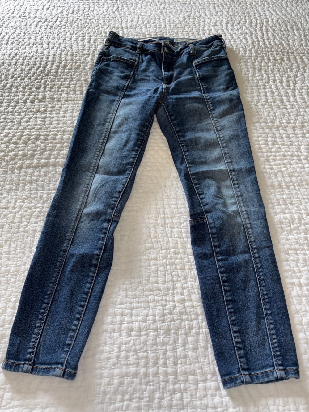 Pilcro and the Letterpress Women’s Dark Wash Slim Jeans EUC 28